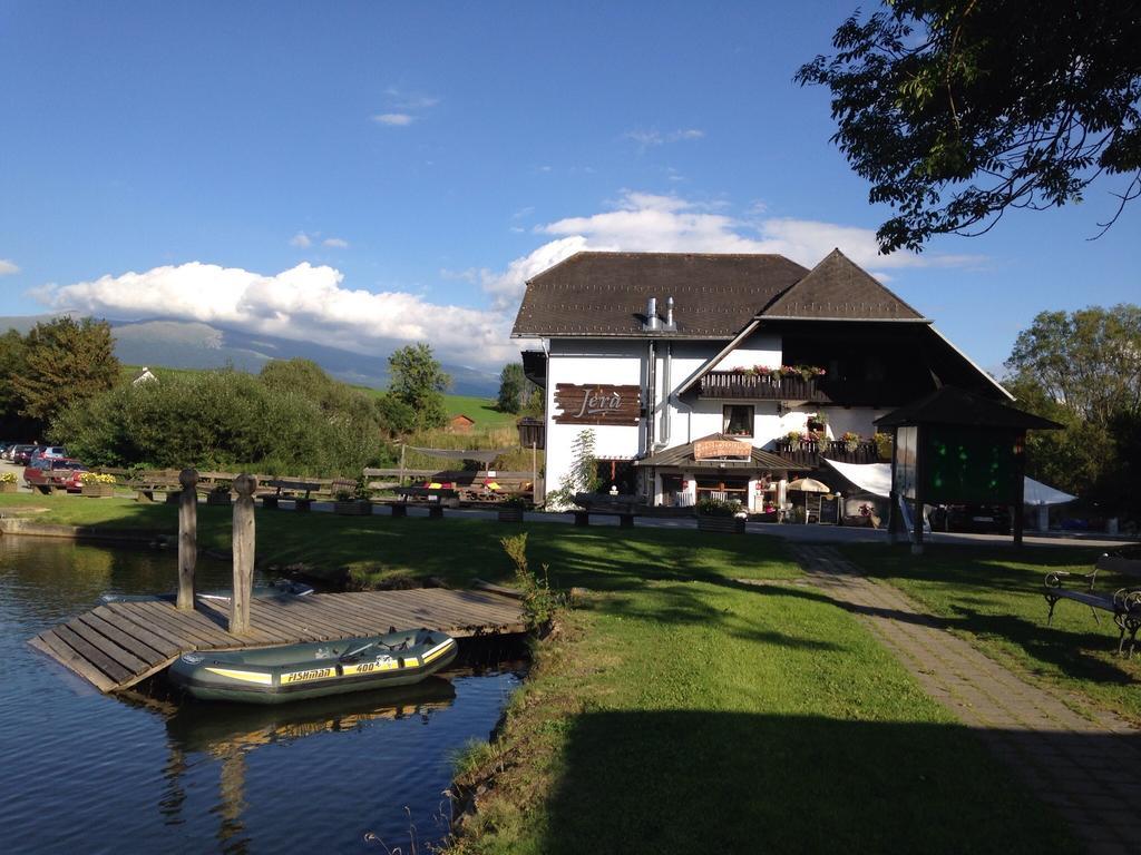 Jerà am Furtnerteich Hotel-Ristorante&Relax Mariahof Exterior foto